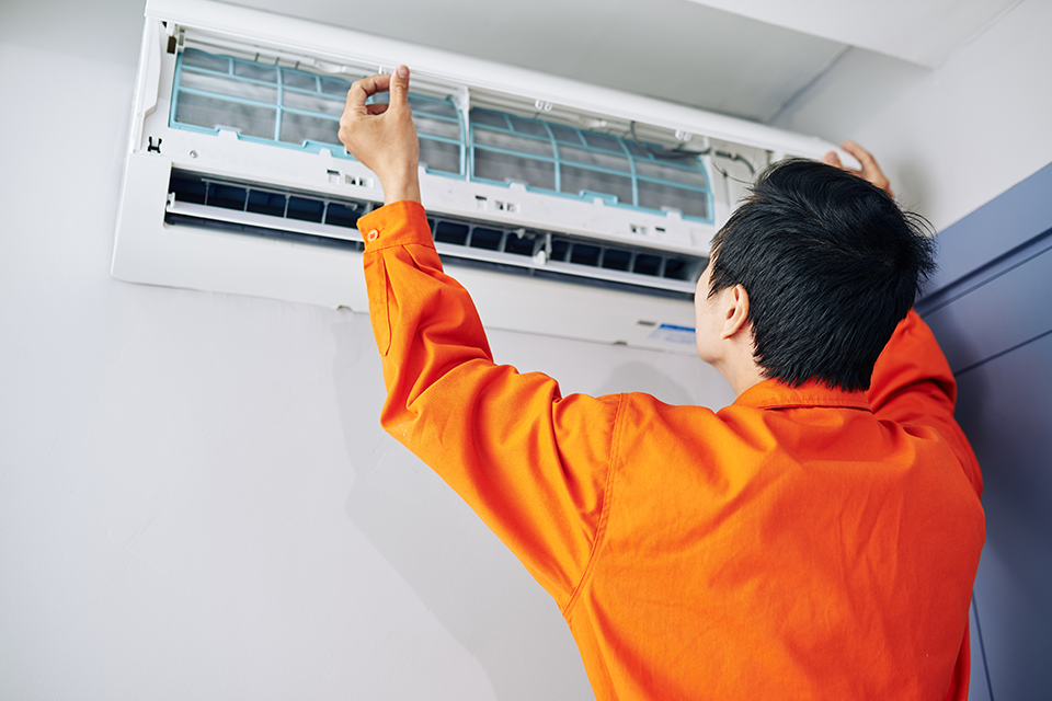 Installing split system aircon