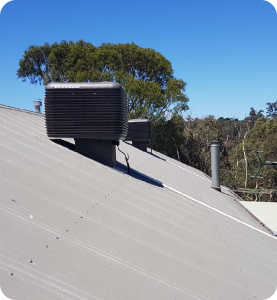 Evaporative cooler unit on roof